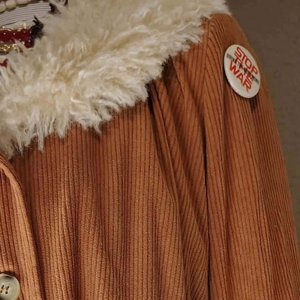 Authentic 1967 Anti Vietnam War Bring The Boys Home Button Pin Hippie Mem - Picture 3 of 3